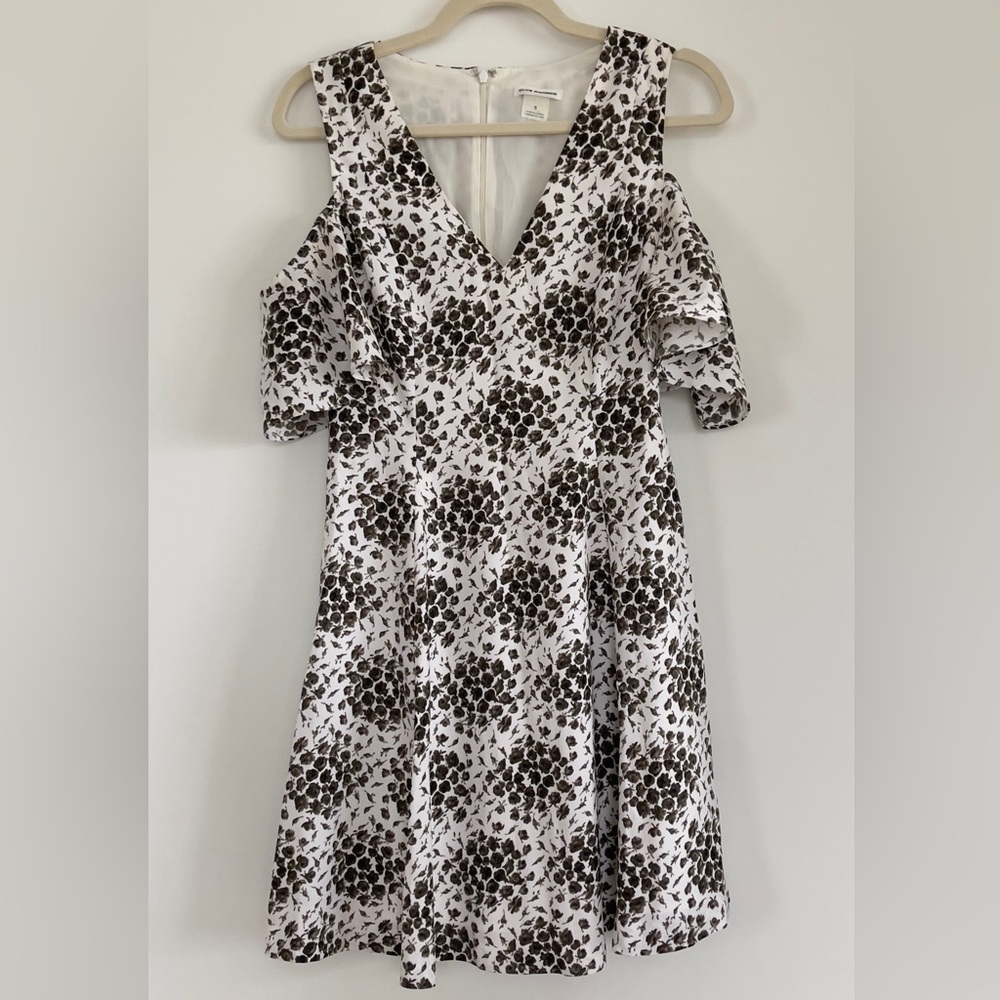 Woman’s summer dress. Club monaco summer dress.